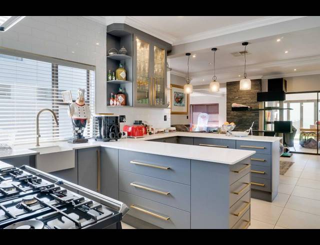 4 BEDROOM HOUSE FOR SALE IN RUIMSIG